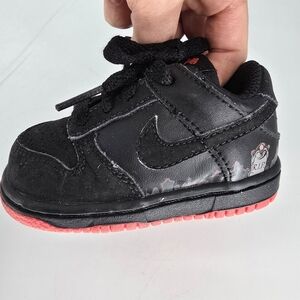 nike Dunk Low GS 'Halloween' 2009 size infants kids 4 black and red shoes